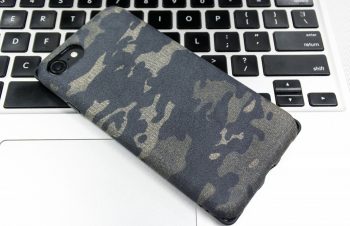 手触りがよく、耐衝撃性能に優れたトリニティ「[Fablex] Shock Absorbing Fabric Case for iPhone 7」 | iPod Style